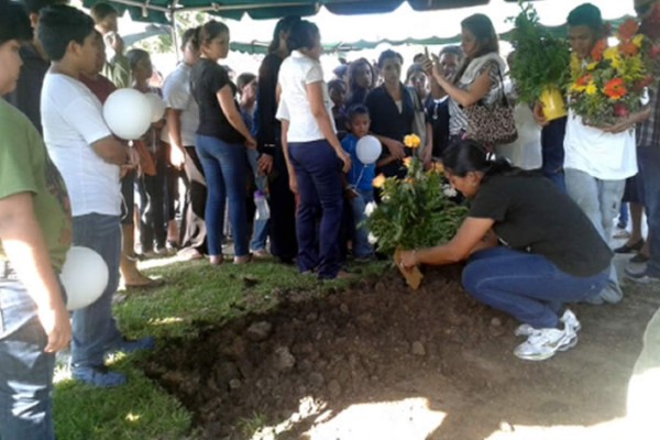 'Dios haga justicia', piden en sepelio de Justin Murillo