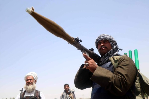 Video: Talibanes ejecutan a soldados afganos que ya se habían rendido