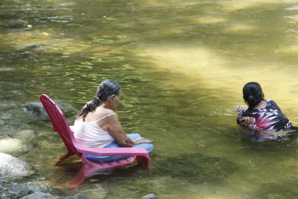 En balnearios le hacen frente a los 39 grados