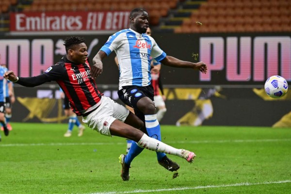 El AC Milan cae ante Napoli y le deja servido el scudetto al Inter