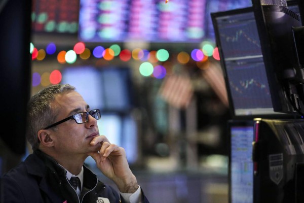 Wall Street cierra con fuertes pérdidas y el Dow Jones se deja un 2,11%