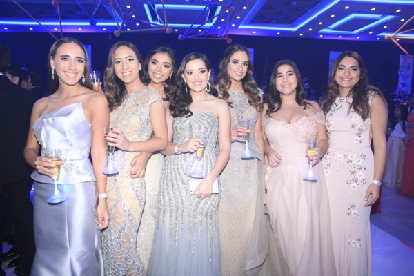 Espectacular fiesta de gala de la Escuela Internacional Sampedrana