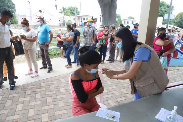 Más de 1,000 vacunas anticovid se aplicaron en brigada en Chamelecón