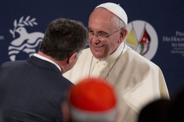 El Papa llega a Tierra Santa y pide solución al conflicto en Siria