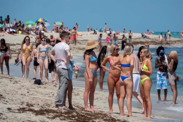 Miami se olvida de la pandemia con un spring break sin mascarillas