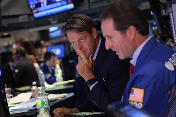 Wall Street cierra a la baja una aburrida sesión