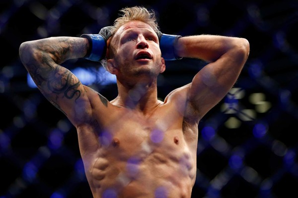 Peleador TJ Dillashaw renuncia a cinturón gallo UFC