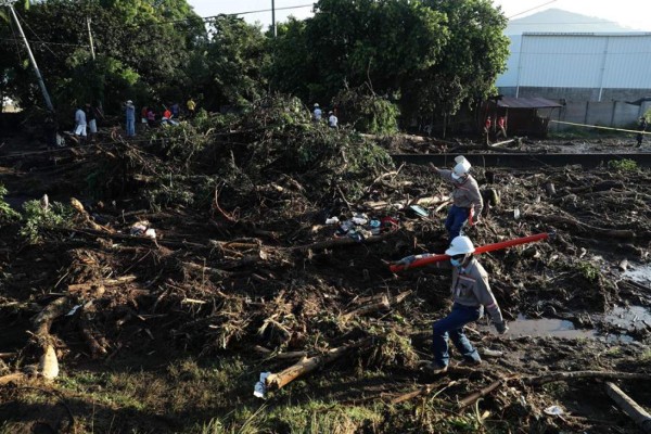 Deslizamiento de tierra en El Salvador: nueve muertos y 110 familias damnificadas