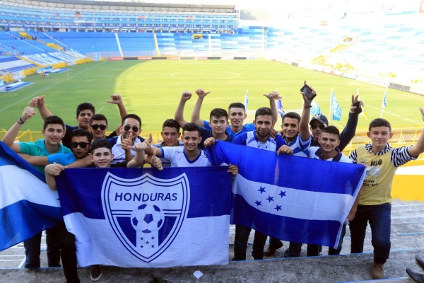 Minuto a minuto: Catrachos llegan al Cuscatlán