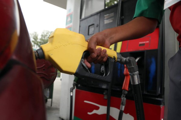 Alzas a los combustibles asfixian a consumidores
