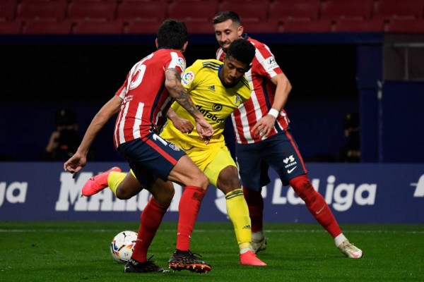 Atlético de Madrid goleó al Cádiz del Choco Lozano y es líder de la Liga de España