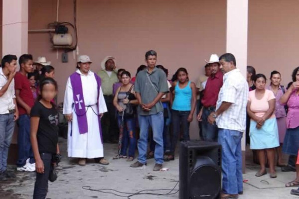 Feligreses de Lepaera exigen expulsión de cura