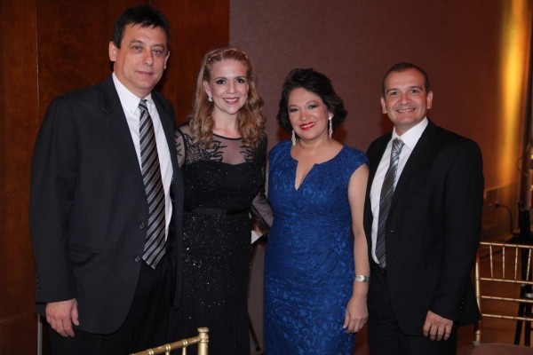 La boda de Essy Umanzor y Wilmer Madrid