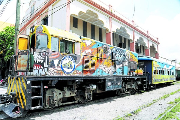 Con tren navideño apoyarán a escuela María Mazzarello