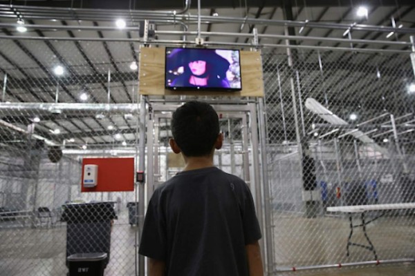 Niños inmigrantes pasarán Navidad en centros de detención de EUA