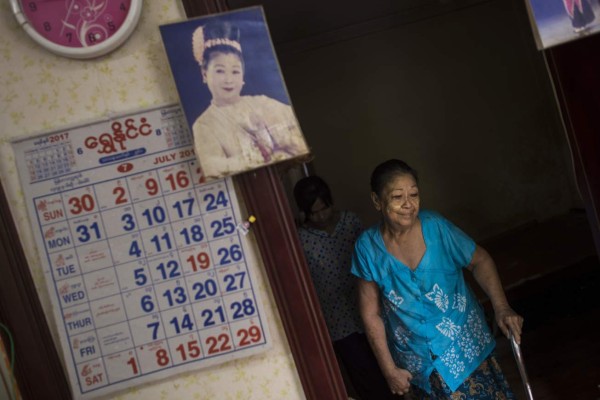 El cruel destino de los ancianos de Birmania en el crepúsculo de la vida   