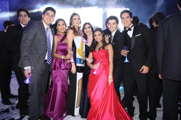Espectacular fiesta de gala de la Escuela Internacional Sampedrana