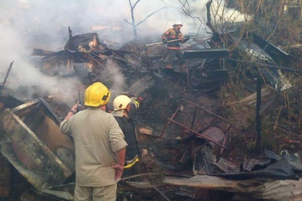 Incendio deja sin vivienda a otras 20 familias en Comayagüela