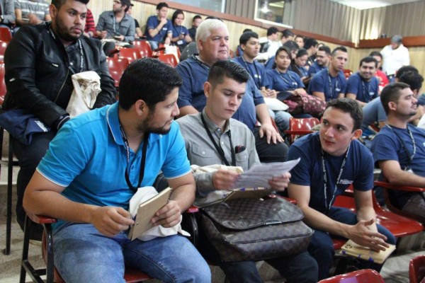 Sampedranos triunfan en competencia nacional de aplicaciones móviles