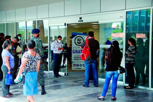 En salarios se va el aumento de la recaudación tributaria