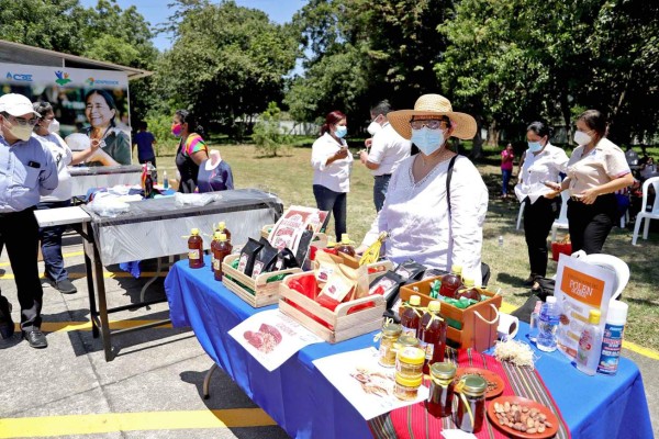 Capacitan a 700 mipymes para hacer crecer sus negocios