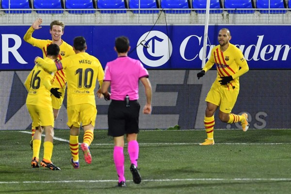 Barcelona logra deslucido triunfo ante Huesca en su primer partido del 2021