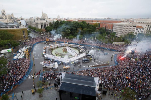 Real Madrid celebra la Undécima con sus aficionados en Cibeles