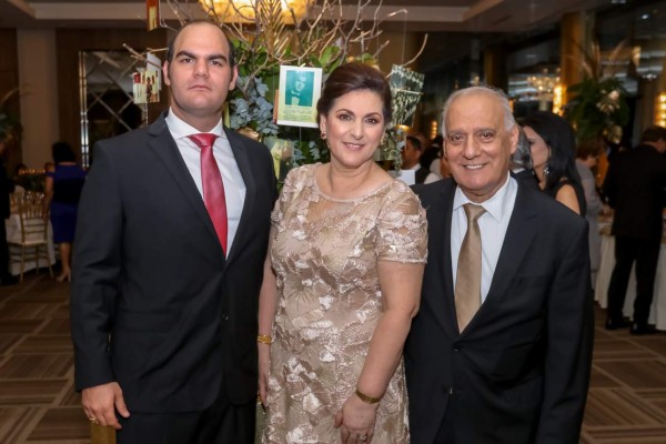 Doble fiesta por el éxito de Nasry y Miguel Ángel Handal