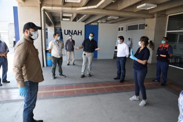 Inicia equipamiento del polideportivo de la UNAH para atender a pacientes de Covid-19