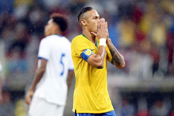 Brasil fue abuchada y silbada por su afición ante Honduras