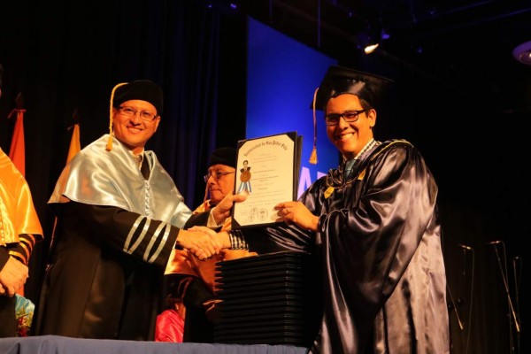 Universidad de San Pedro Sula gradúa a más de 200 profesionales