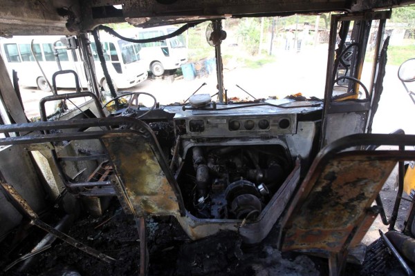 Dos autobuses fueron incendiados en Valle de Ángeles, Francisco Morazán