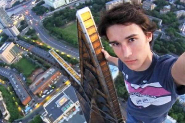 Lanzan manual para evitar morir al tomarse una 'selfie extrema'