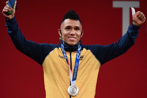 Luis Mosquera y el levantamiento de pesas dan primera medalla a Colombia en Tokio-2020