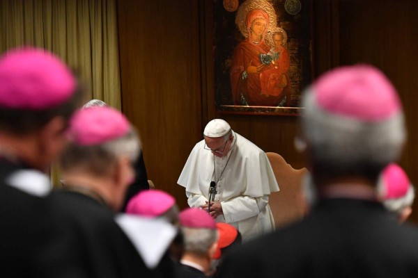 Víctimas de abuso describen el horror que vivieron durante cumbre del Vaticano