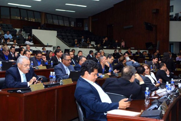 'El plebiscito es inoportuno y costoso”: Mauricio Villeda