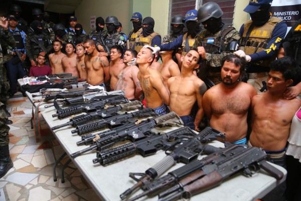 A 'El Pozo” envían a 13 pandilleros relacionados con asesinato de Igor Padilla