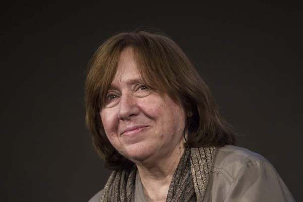 Aleksiévich ya no quiere escribir más sobre la guerra