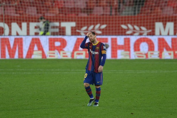 Barcelona sufre dura caída ante Sevilla y queda al borde de la eliminación en la Copa del Rey