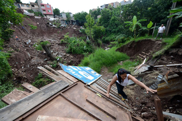 Dos muertos en Tegucigalpa y Santa Bárbara por lluvias