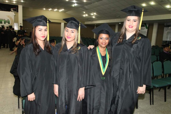 Graduación de la Universidad Tecnológica de Honduras