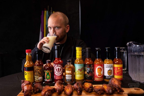 'Hot Ones', el original programa de YouTube que aman las celebridades