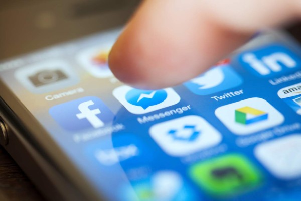Facebook le obligará a descargar Messenger