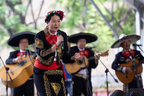 Músicos de todo el mundo invaden plazas de Guadalajara, cuna del mariachi