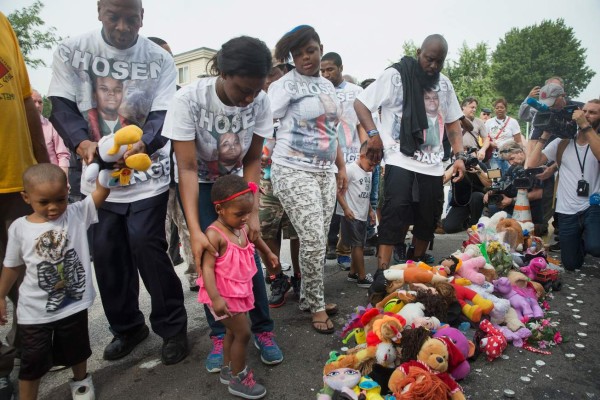 Ferguson recuerda la muerte de Michael Brown