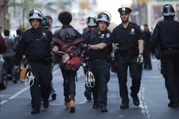 Arrestan a más de 100 personas por protestas en Nueva York