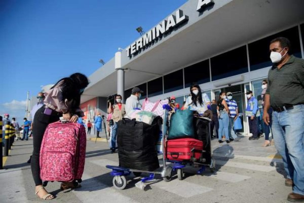 Vuelven 278 hondureños afectados en España por el confinamiento