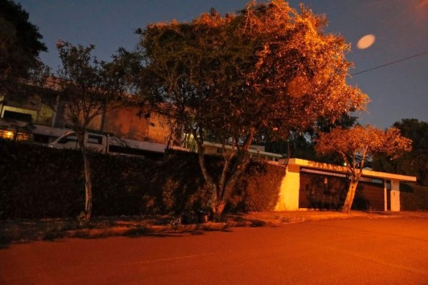 Maduro 'regala' a ex diputado tico residencia de embajador venezolano