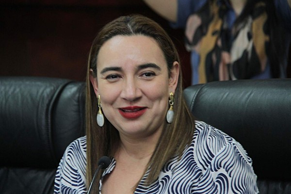 Extienden horarios y días de atención en las aduanas