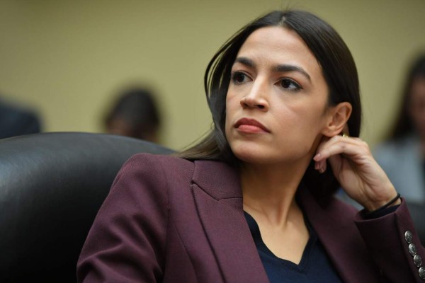 AOC no descarta violencia de grupos de ultraderecha tras elecciones